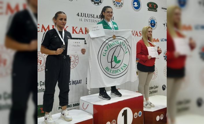 Uluslararası Gemlik Karate Turnuvası’na Gaziosmanpaşalı sporcular damga vurdu