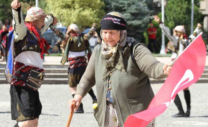 Uşak’ta 30 Ağustos Zafer Bayramı çeşitli etkinliklerle kutlandı