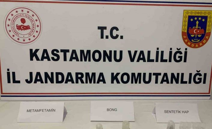 Uyuşturucu madde ile yakalanan şahıs gözaltına alındı