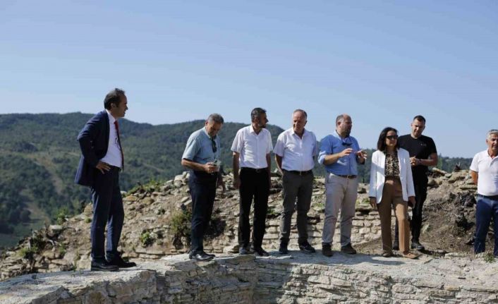 Vali Kaya, Altınova’nın tarihi ve doğal güzelliklerine hayran kaldı