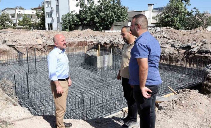 Vali Varol, yeni yapılan evlerin temellerinde incelemeler yaptı