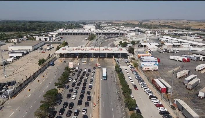 Yaz tatillerini Türkiye’de geçiren gurbetçilerin Avrupa’ya dönüş yolculuğu sürüyor