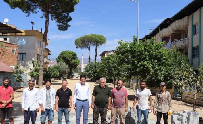 Yeşil Mahalle 374 Sokak’taki yol yenileme çalışmalarında ikinci etap başladı