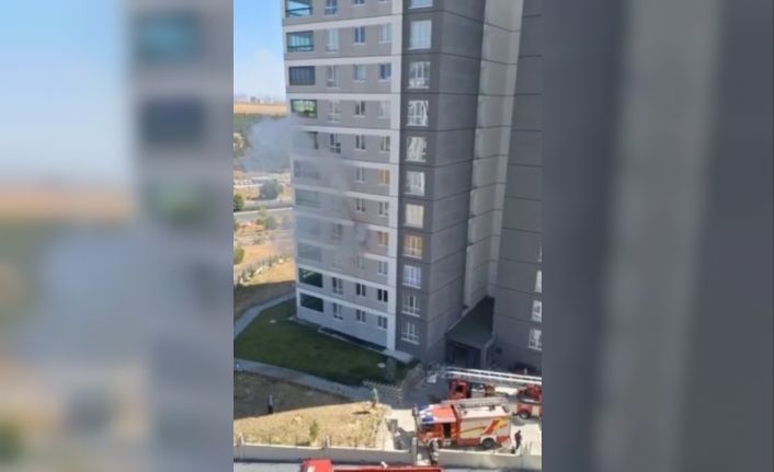 14 katlı apartmanda çıkan yangın paniğe neden oldu