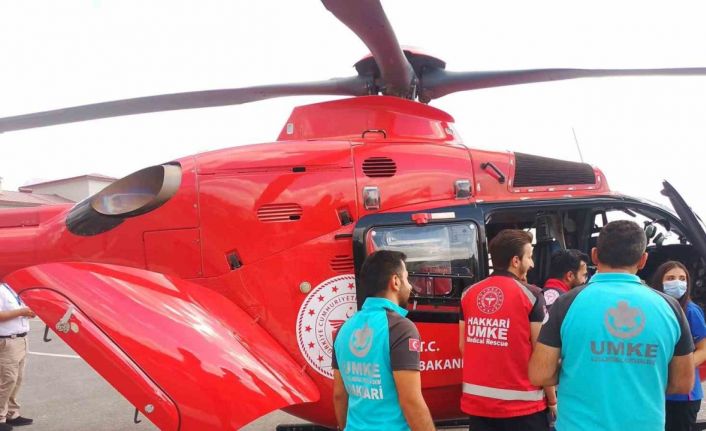 6 yaşındaki çocuk için ambulans helikopter ve uçak havalandı