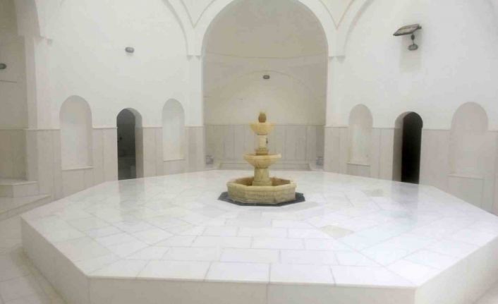 8 asırlık hamam 12 yıl sonra hizmete açıldı