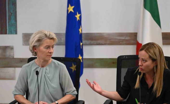 AB Komisyonu Başkanı Leyen İtalya’nın Lampedusa Adası’nı ziyaret etti