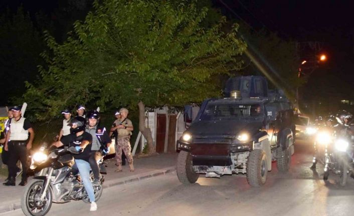 Adana’da narkotik polisi, uyuşturucu tacirlere göz açtırmıyor