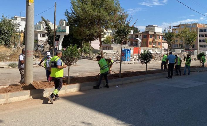 Adıyaman’da refüj ve kavşaklar onarılıyor