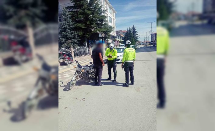 Afyonkarahisar’da 17 motosiklet trafikten men edildi