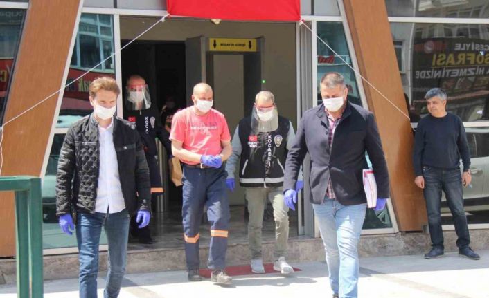 Ağabeylerini öldürdükleri gerekçesiyle yargılanan kardeşler beraat etti