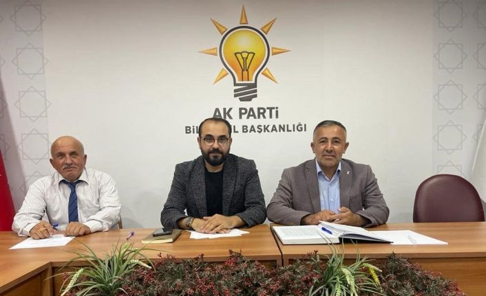 AK Parti Merkez İlçe Başkanlığı toplantısında yerel seçimler ele alındı