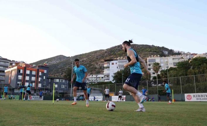 Alanyaspor, Fenerbahçe maçı hazırlıklarına başladı