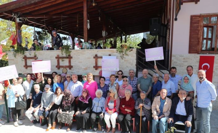 Alzheimer Yaşam Evi’nde hastalık değil, sevgi var