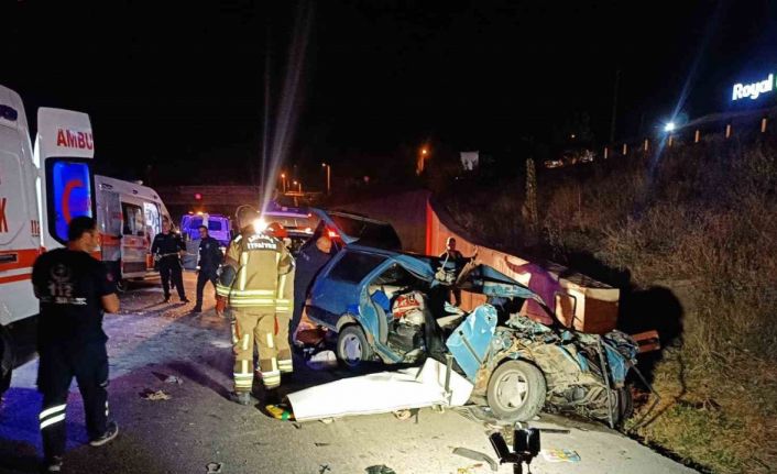 Ankara’da çarpışan iki araç hurdaya döndü: 2 ölü, 6 yaralı