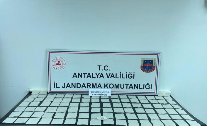 Antalya’da jandarma tarafından 100 bin kullanımlık uyuşturucu hap ele geçirildi