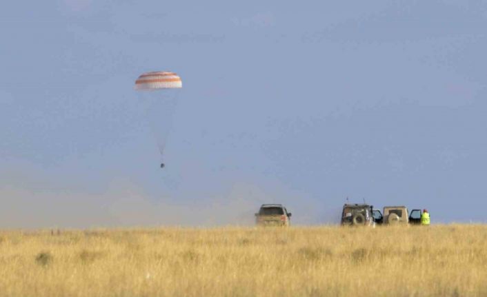 Astronot ve kozmonotlar 1 yıl sonra Dünya’ya döndü