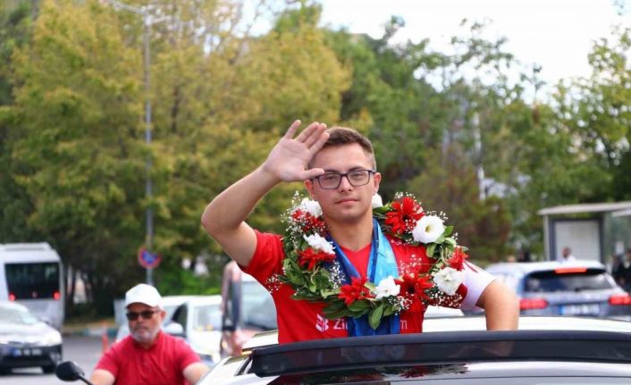 Avrupa şampiyonuna görkemli karşılama