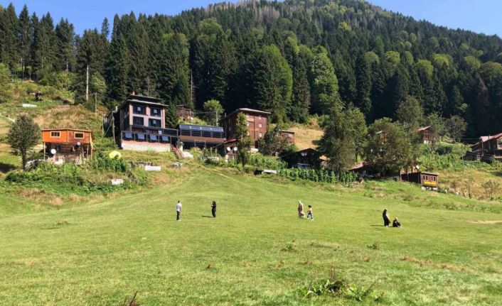 Ayder Yaylası yerli turistlere kaldı