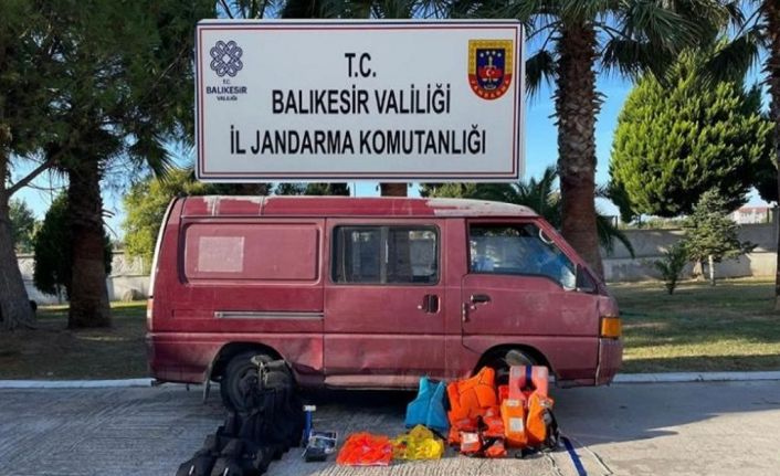 Ayvalık’ta 3 organizatör ve 58 düzensiz göçmen yakalandı