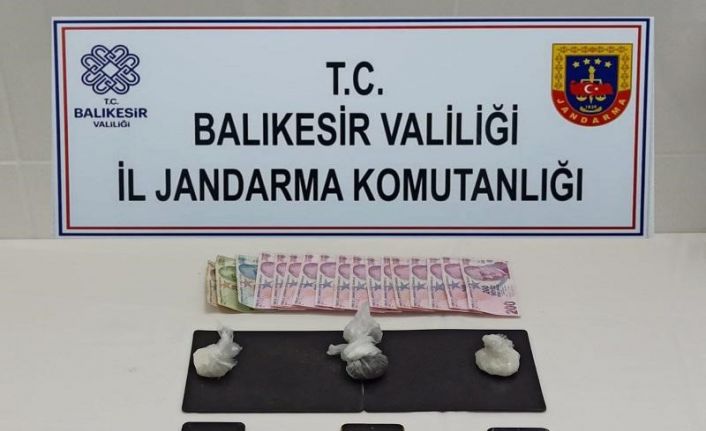 Balıkesir’de jandarmadan uyuşturucu operasyonu