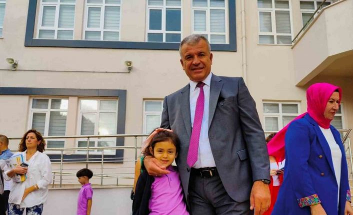Başkan Elbi’den öğrencilere akıllı saat müjdesi