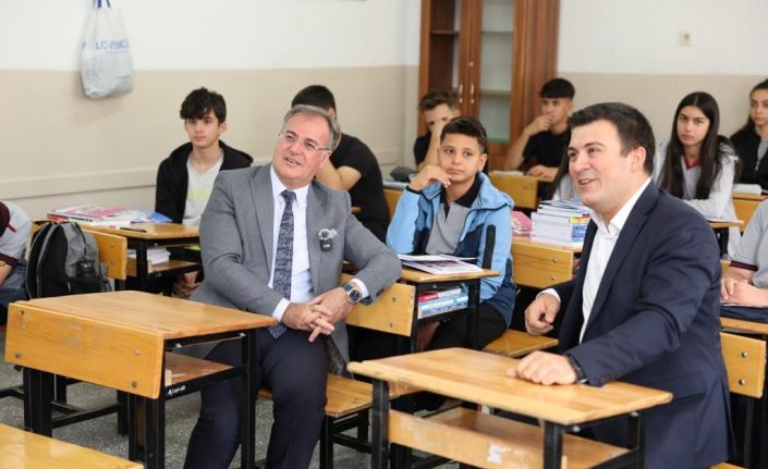 Başkan Özdoğan, öğrencileri ziyaret etti