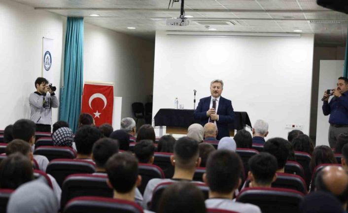 Başkan Palancıoğlu’ndan öğrencilere altın öğütler