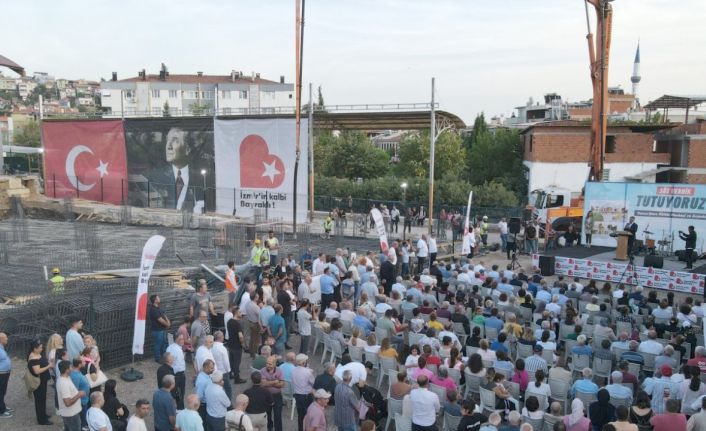 Bayraklı’da Yunus Emre Kültür Merkezi ve anaokulunun temeli atıldı