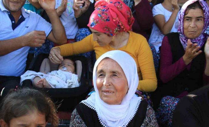 Bebeklisi, bastonlusu, çok sayıda kadın maça gelip takımlarına destek verdi