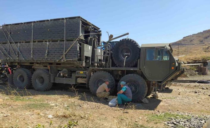 Belediye ekipleri sahra hastanesinde can dostları sağlık taramasında geçirdi