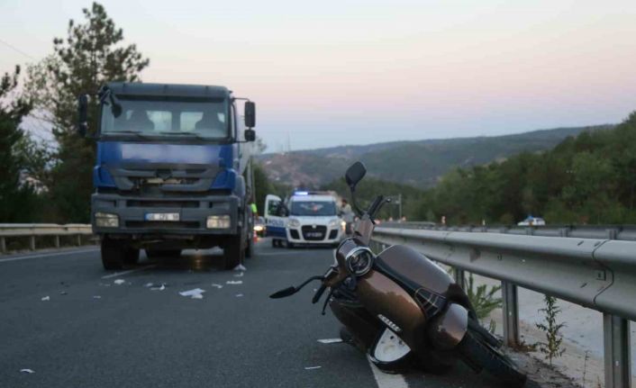 Beton mikseri ile motosiklet çarpıştı: 2 yaralı