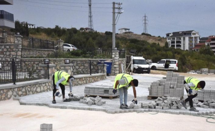 Bilecik’te cadde ve sokaklara parke taşı uygulaması