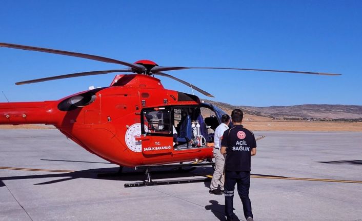 Bingöl’de ambulans helikopter yaşlı adam için havalandı