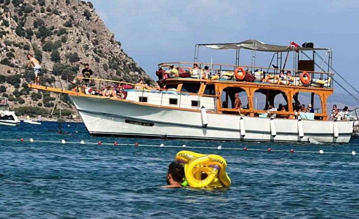 Bodrum’da yaz sezonu uzadı, vatandaşlar sahillere akın etti