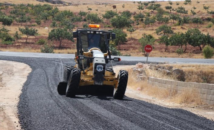 Bozova Belediyesinden kırsalda yol seferberliği