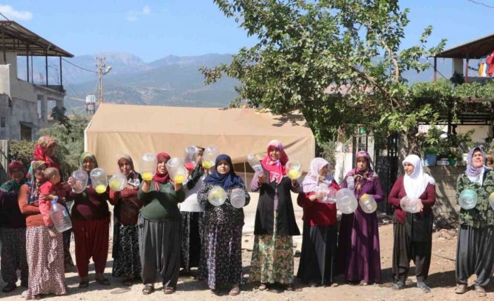 Bulaşıkların tezgahın boyunu geçtiği Hatay Hassa’da susuzluğa bidonlu tepki