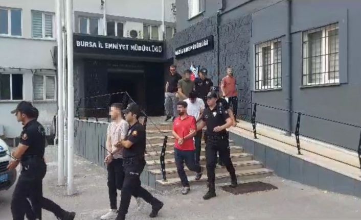 Bursa’da aranan şahıslara operasyon: 23 gözaltı