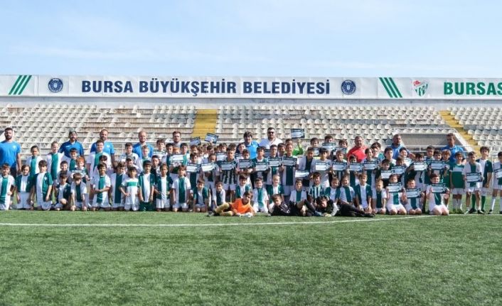 Bursaspor Futbol Okulu’nun yaz dönemi sona erdi