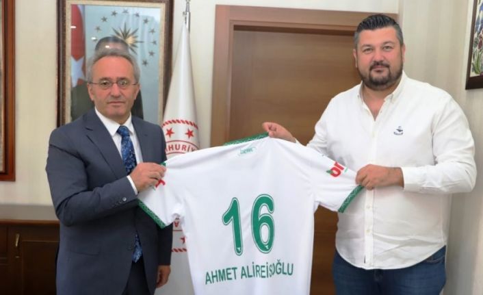 Bursaspor, İl Milli Eğitim Müdürlüğü’nü ziyaret etti