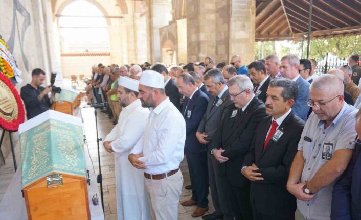 Büyükelçi Yörük’ün babası son yolculuğuna uğurlandı