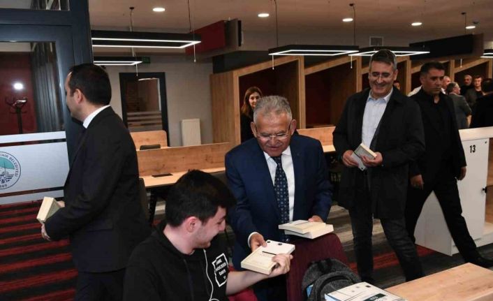Büyükşehir Belediyesi, 11 kütüphanesi ile gençlerin ilgi odağı oluyor
