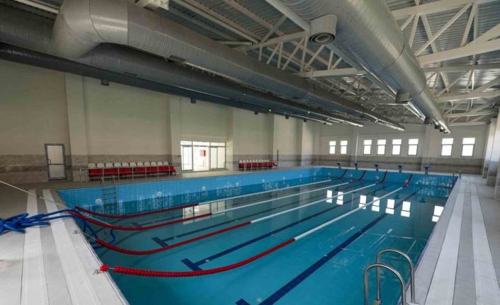 Büyükşehir Belediyesi Kulp yarı olimpik yüzme havuzunu tamamladı