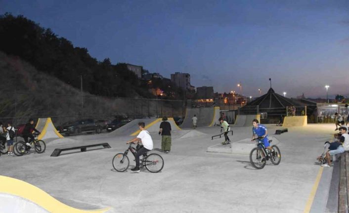 Büyükşehir’den, Bandırma’ya deniz manzaralı Skate Park