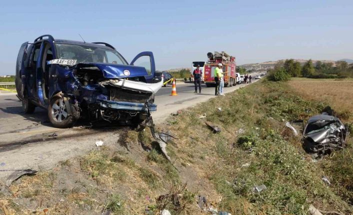 Çanakkale’de feci kaza: 2 ölü, 5 yaralı