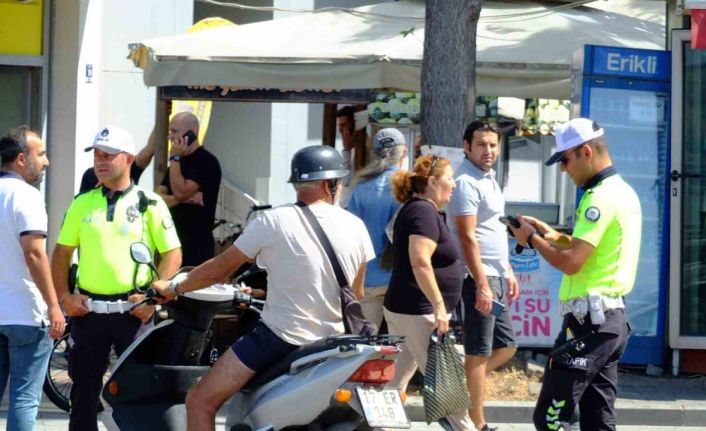 Çanakkale’de motosiklet sürücülerine “Kaskınla yol ver hayata” sloganıyla denetim gerçekleştirildi