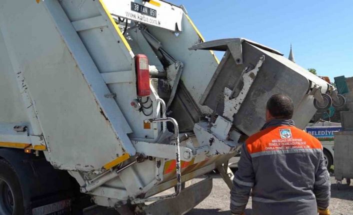 Çevre Dostu Melikgazi Belediyesi mahalleleri baştan sona temizliyor