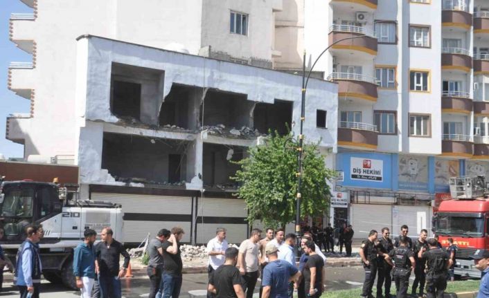 Cizre’de kaçak yapı yıkımı gerginliği