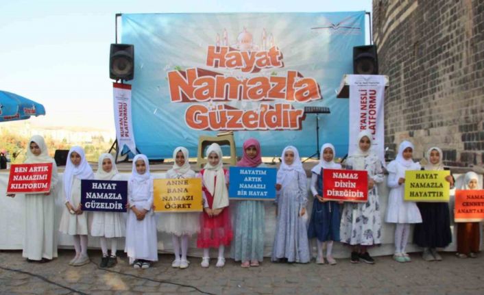 Cizre’de yüzlerce çocuk namaz etkinliğinde buluştu
