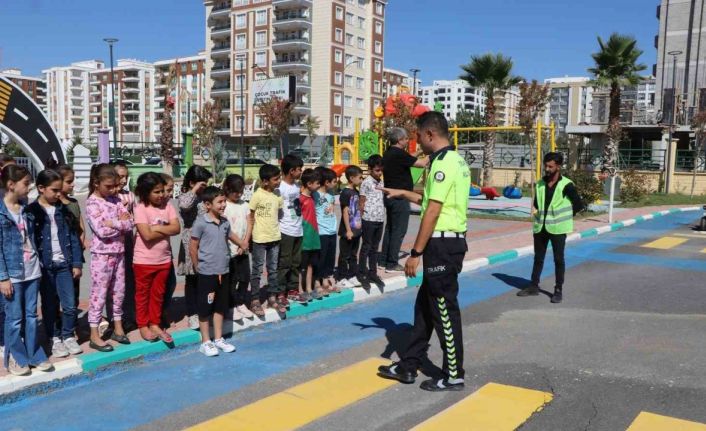 Çocuklara trafik kültürü aşılanıyor